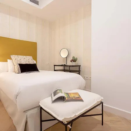 Apartment Genteel Capiteles *