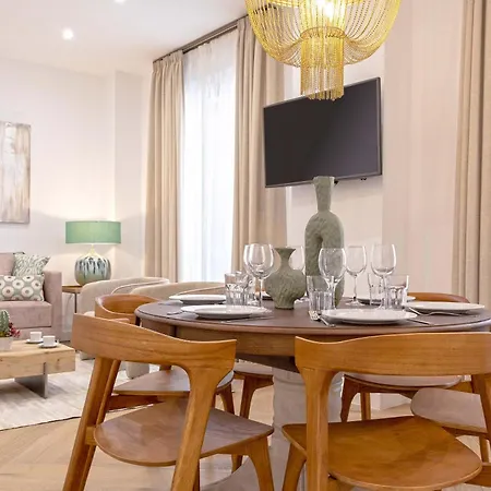 Genteel Capiteles Apartment