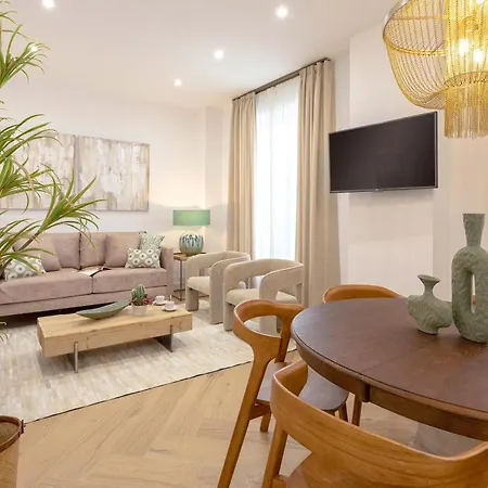 Apartment Genteel Capiteles